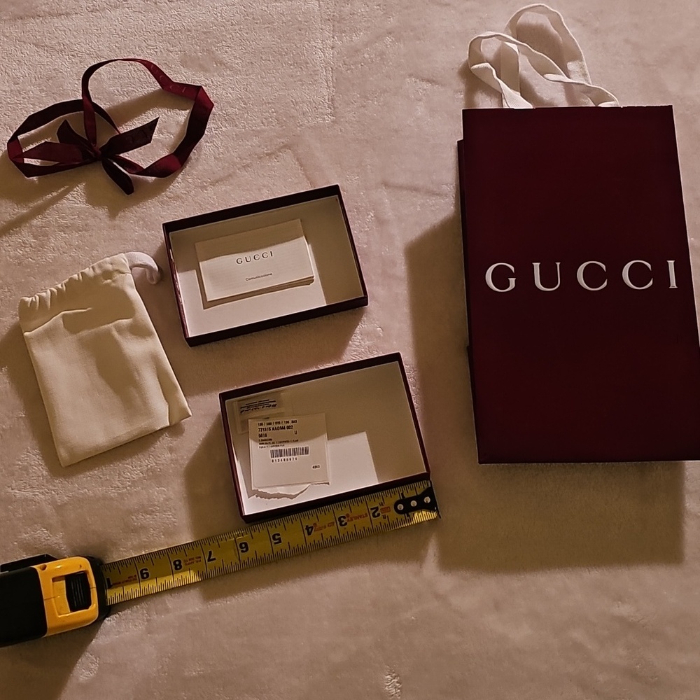 Gucci Deep Burgundy Gift Set with White Logo - Picture 2 of 3